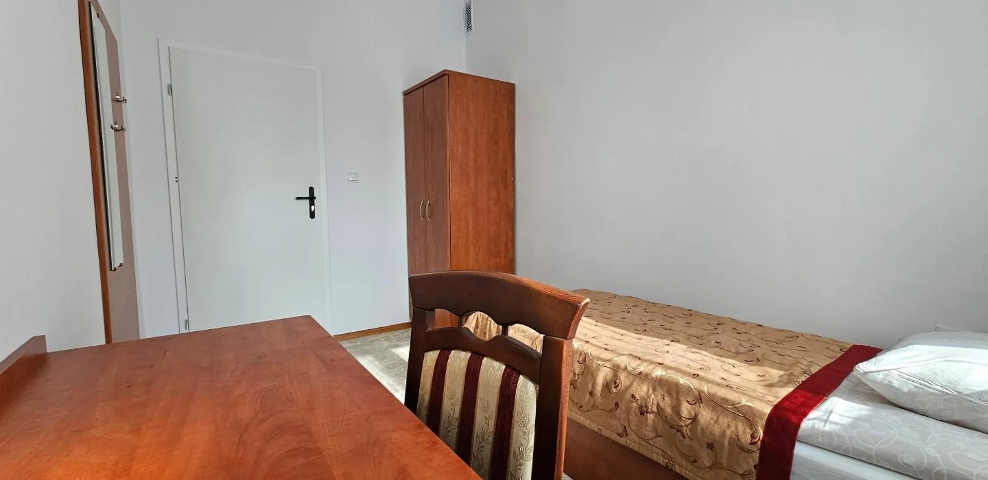 Rest Hostel Airport Modlin Nowy Dwor Mazowiecki Apartment