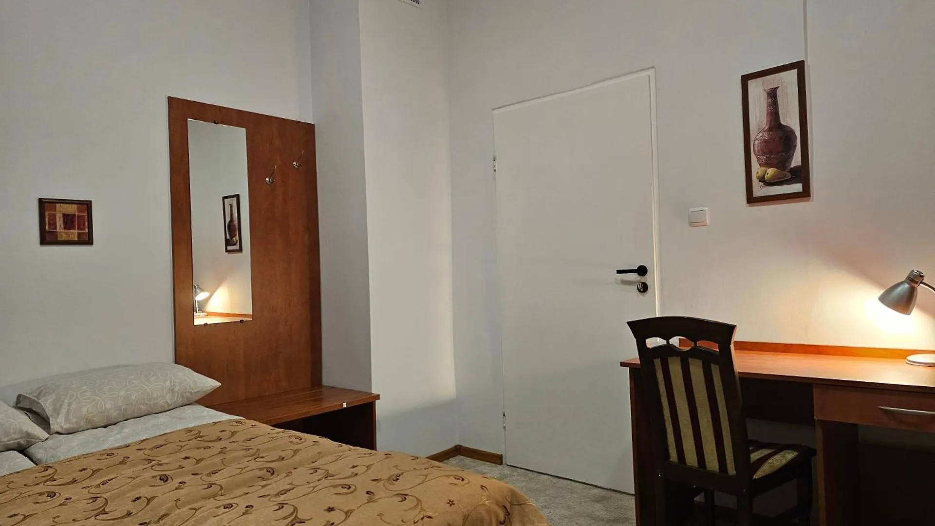 Rest Hostel Airport Modlin Nowy Dwor Mazowiecki Apartment